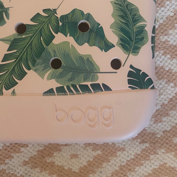 Bogg bag SOLD OUT LIMITED EDITION baby PALM LEAVES - Picture 2 of 4